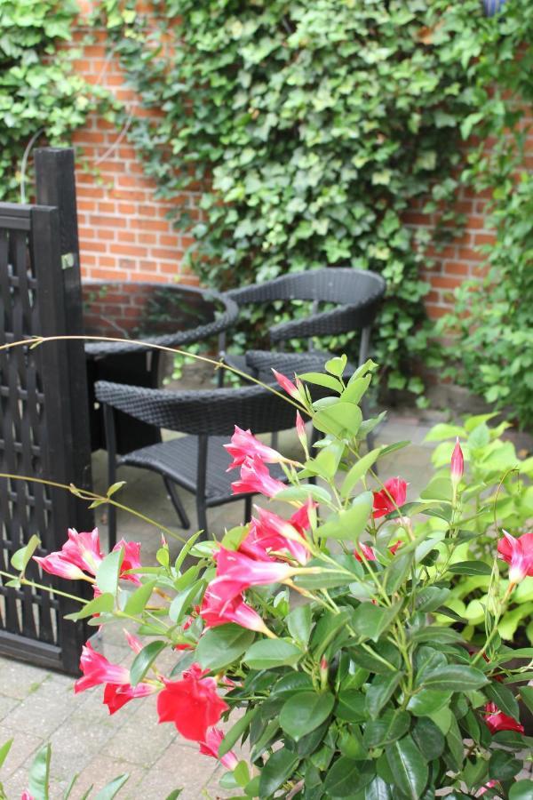 Amalie Bed And Breakfast & Apartments Odense Kültér fotó